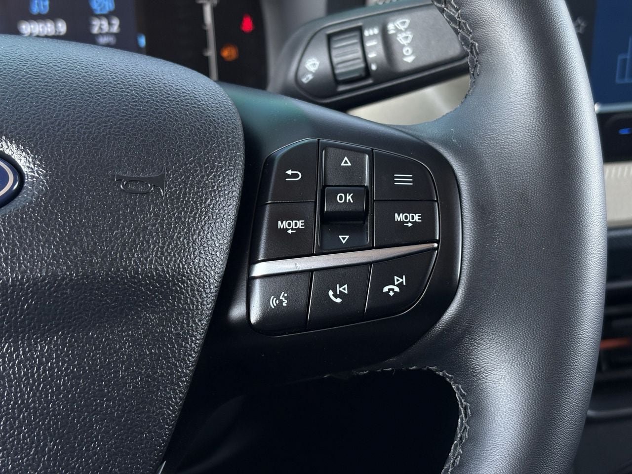 Certified 2025 Ford Maverick Lariat AWD/4WD image 17
