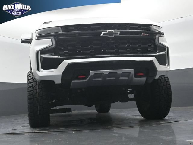 Used 2023 Chevrolet Tahoe Z71 w/ Luxury Package AWD/4WD image 18