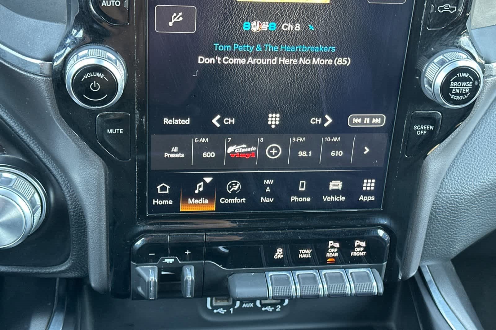 Used 2022 RAM 1500 Laramie w/ Sport Appearance Package image 19