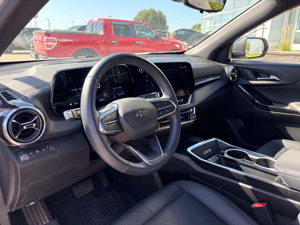 Used 2025 Chevrolet Equinox LT w/ Convenience Package II AWD/4WD image 9