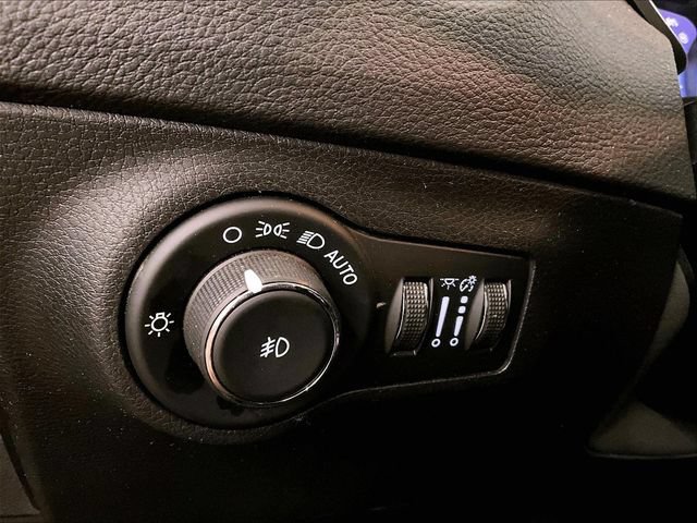 Used 2021 Jeep Compass Latitude w/ Convenience Group AWD/4WD image 30