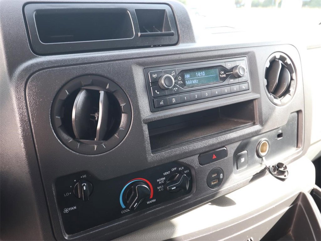 Certified 2022 Ford E-350 and Econoline 350 Super Duty w/ Power Windows & Locks Group image 19