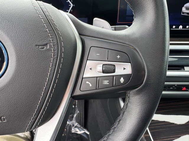 Used 2025 BMW X5 xDrive50e image 17