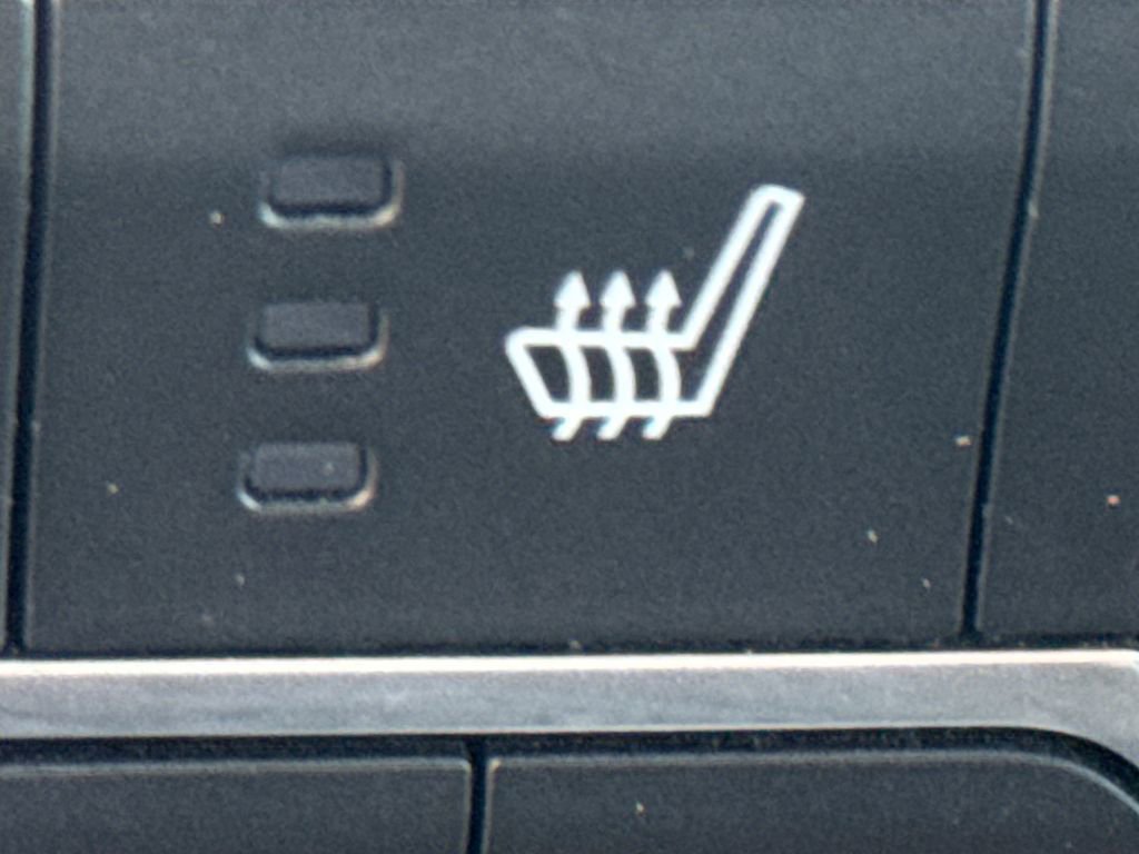 Used 2019 Jeep Wrangler Unlimited Sahara w/ Quick Order Package 24M Moab image 16