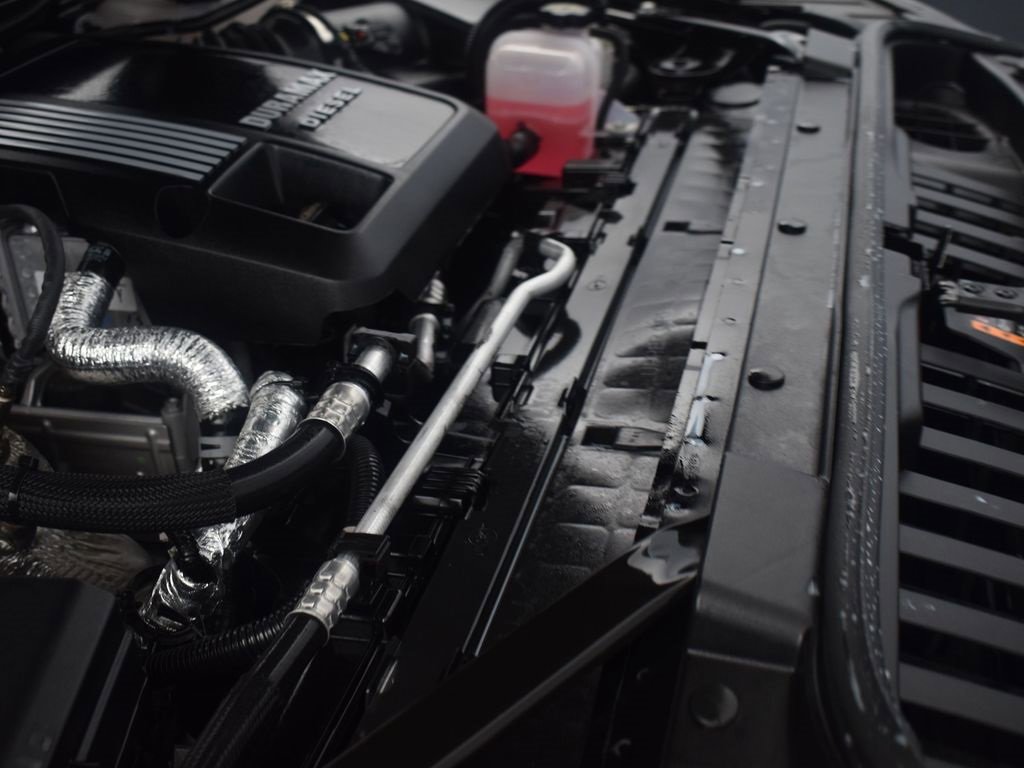 Used 2025 Chevrolet Silverado 1500 ZR2 w/ Technology Package image 17