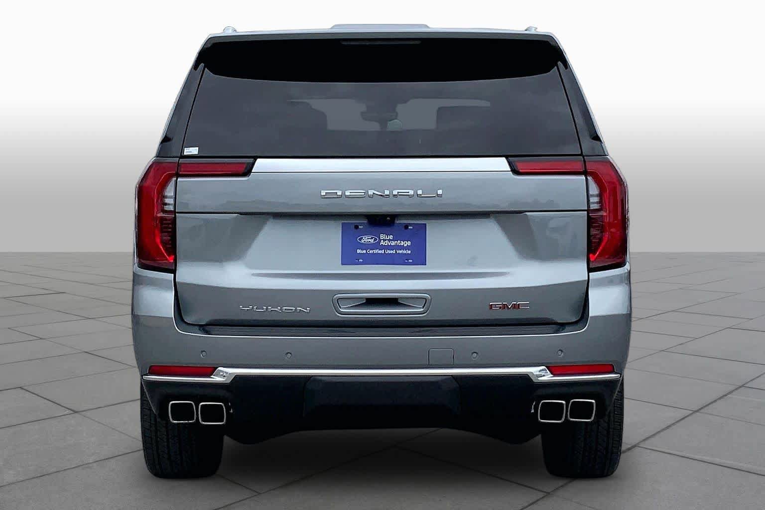 Used 2025 GMC Yukon XL Denali w/ Denali Reserve Package AWD/4WD image 5
