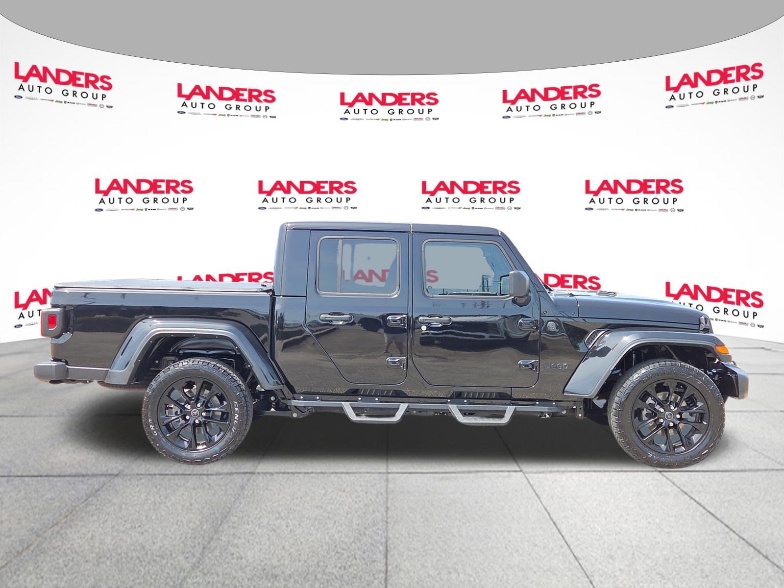Used 2024 Jeep Gladiator Sport AWD/4WD image 2