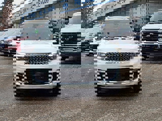 Used 2021 Jeep Grand Cherokee L Summit w/ Advanced Protech Group IV image 4