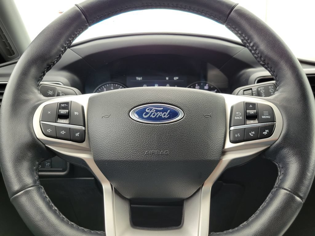 Certified 2022 Ford Explorer XLT w/ Equipment Group 202A AWD/4WD image 11