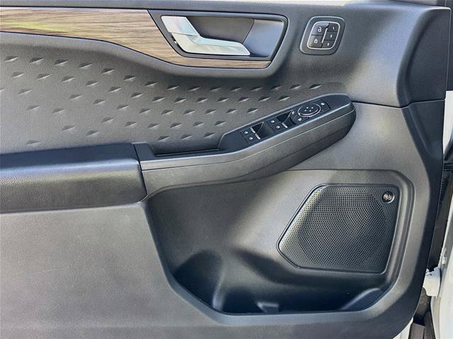 Certified 2020 Ford Escape Titanium AWD/4WD image 19