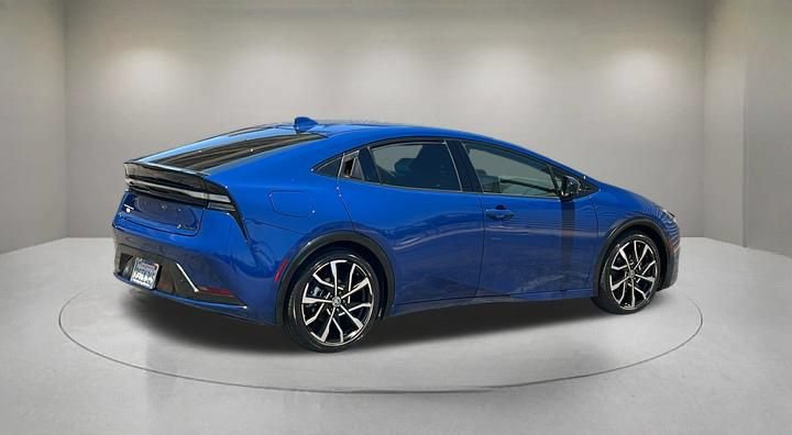 Used 2023 Toyota Prius Prime FWD image 5