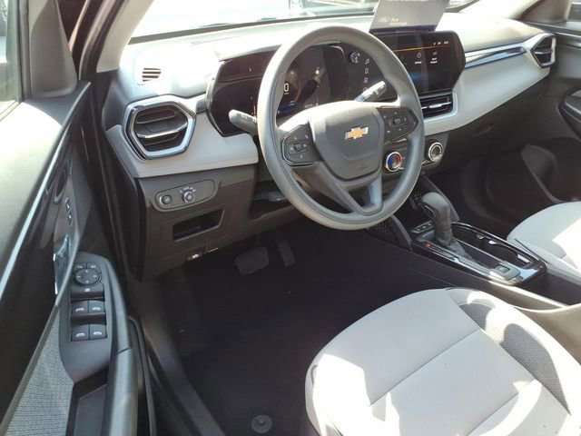 Used 2025 Chevrolet TrailBlazer LS w/ LS Convenience Package image 18