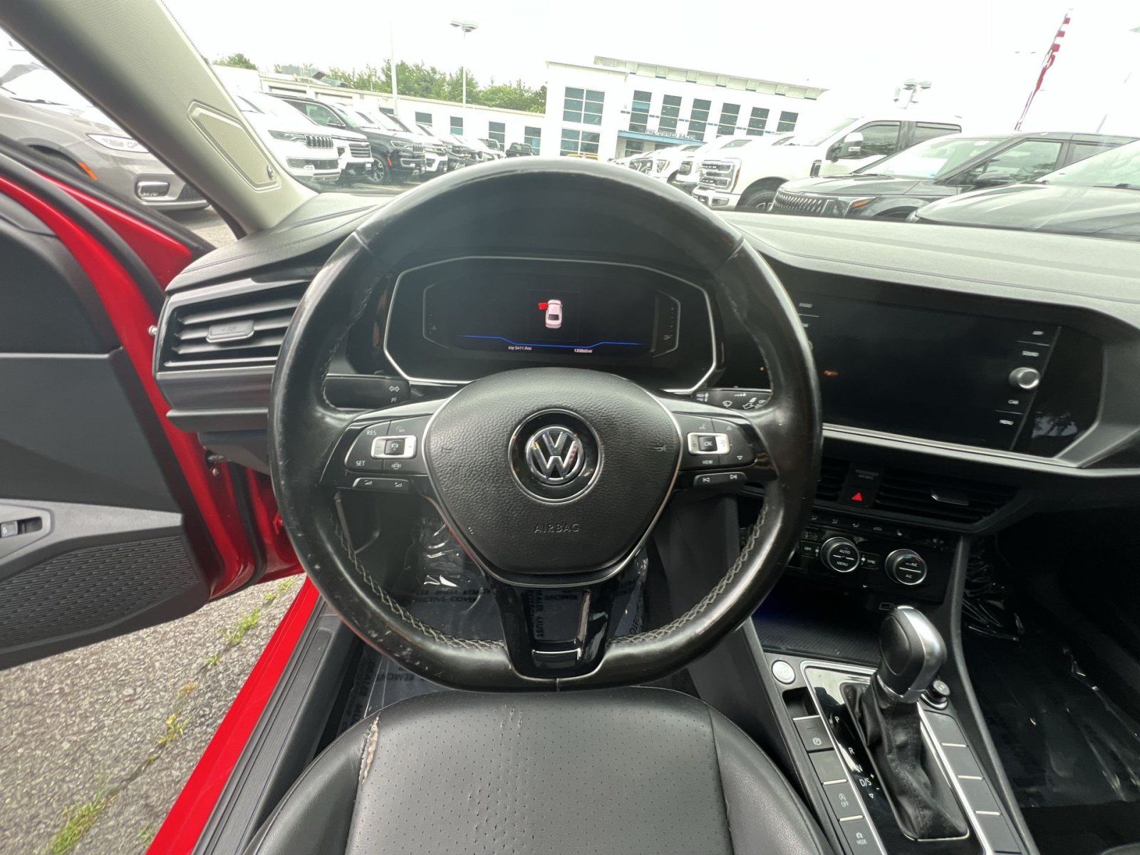 Used 2019 Volkswagen Jetta SEL w/ Cold Weather Package FWD image 24