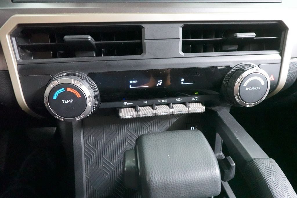 Used 2024 Toyota Tacoma SR5 AWD/4WD image 16