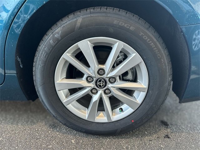 Used 2025 Toyota Camry LE w/ Convenience Package image 10