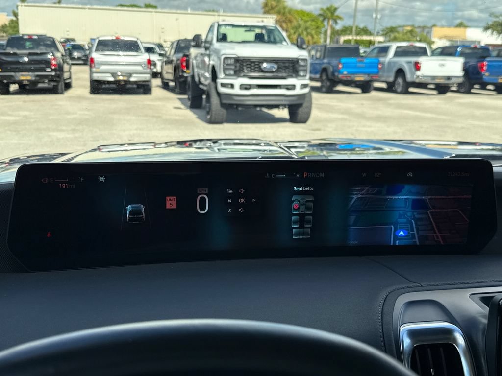 Certified 2025 Ford Expedition Platinum w/ Driver's Package AWD/4WD image 21