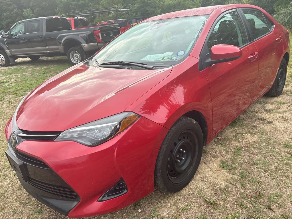 Used 2018 Toyota Corolla LE w/ Carpet Mat Package (TMS) FWD image 10