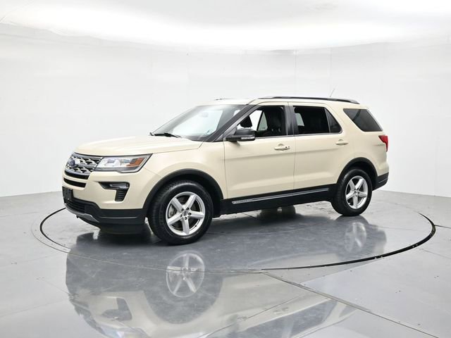 Certified 2018 Ford Explorer XLT w/ Equipment Group 202A FWD image 5