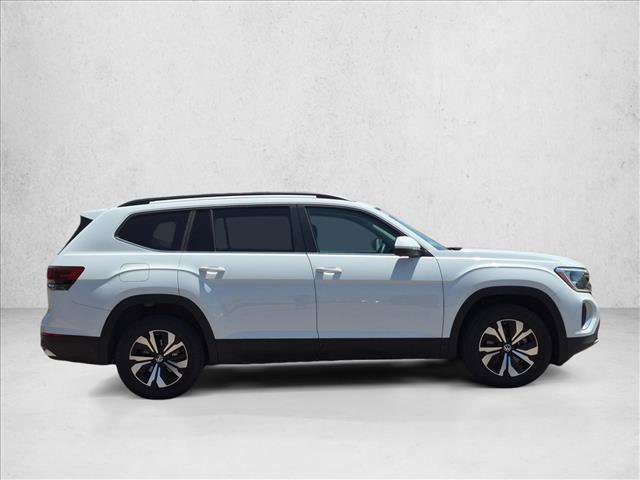 Used 2024 Volkswagen Atlas SE AWD/4WD image 4