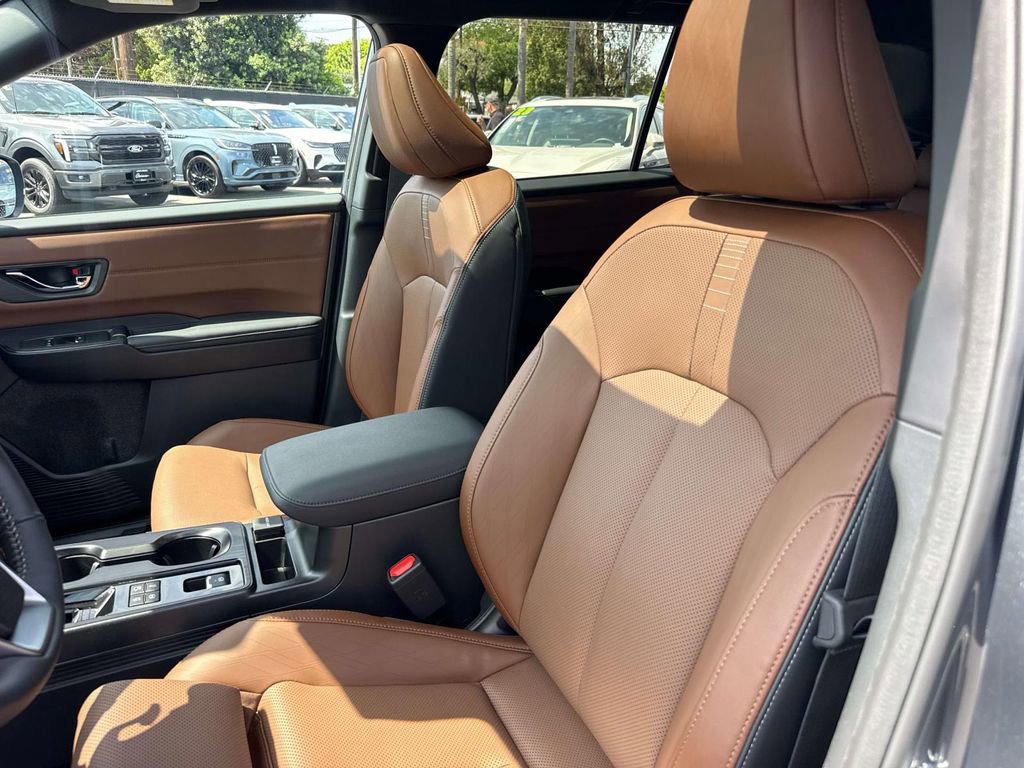 Used 2026 Subaru Outback Touring AWD/4WD image 24