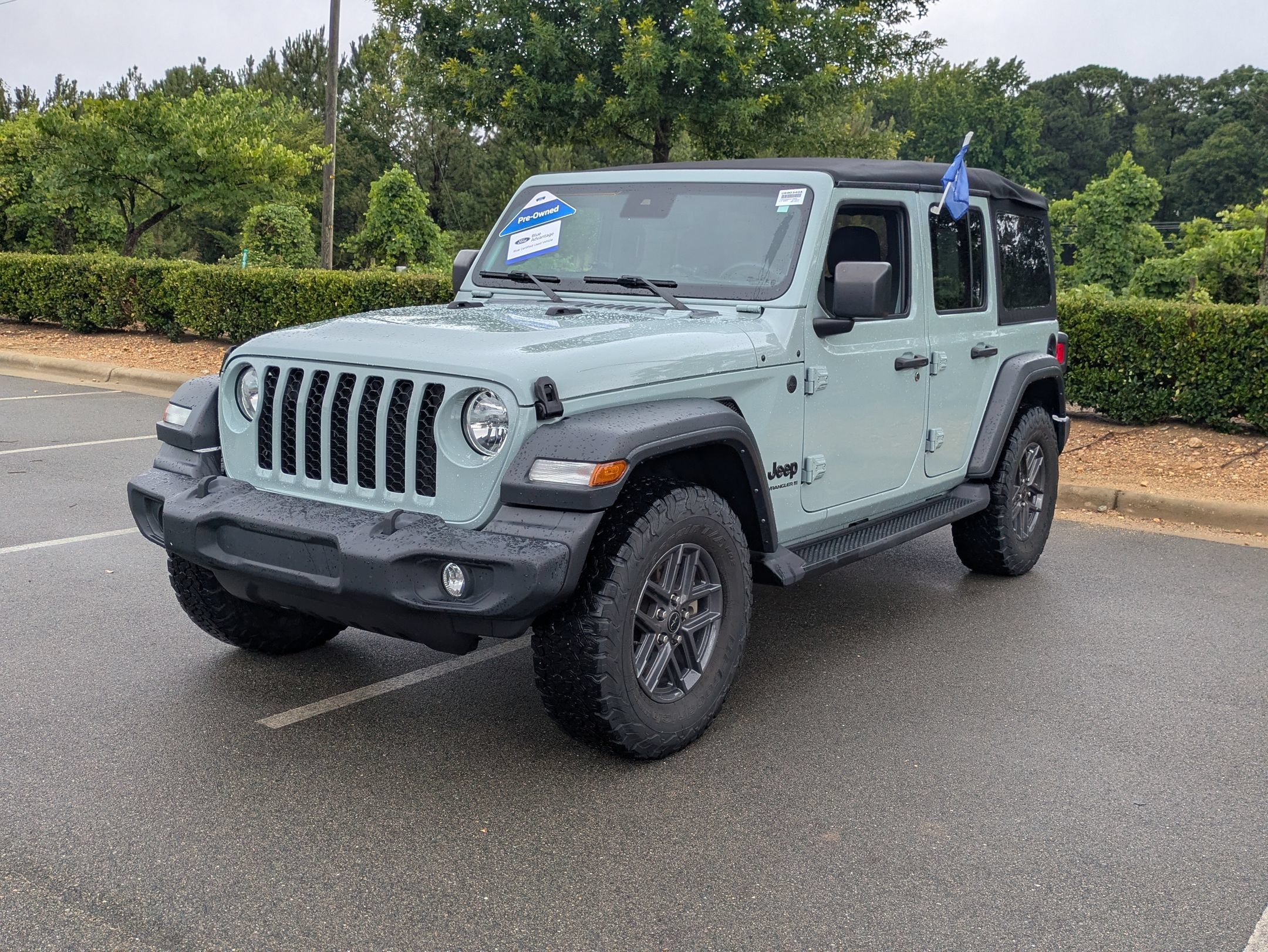 Used 2024 Jeep Wrangler Unlimited Sport AWD/4WD image 8