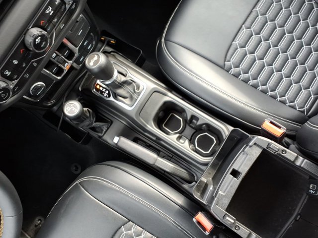 Used 2024 Jeep Wrangler Unlimited Sahara w/ Technology Group AWD/4WD image 12