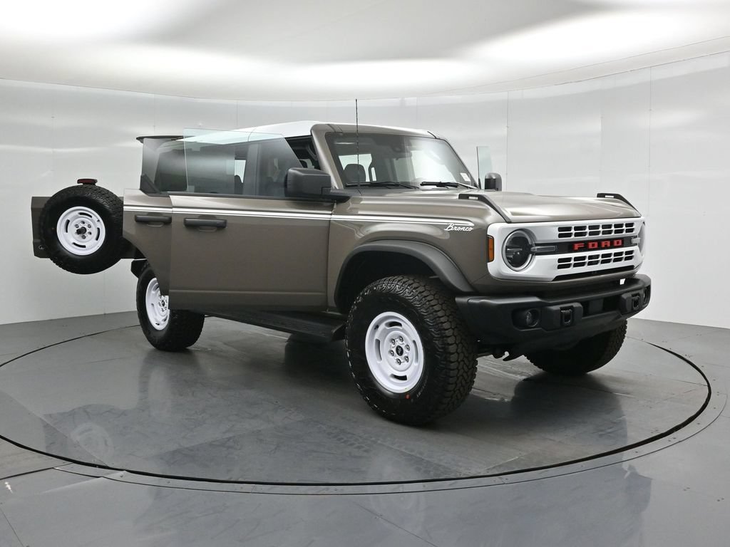 Certified 2026 Ford Bronco Heritage Edition AWD/4WD image 31