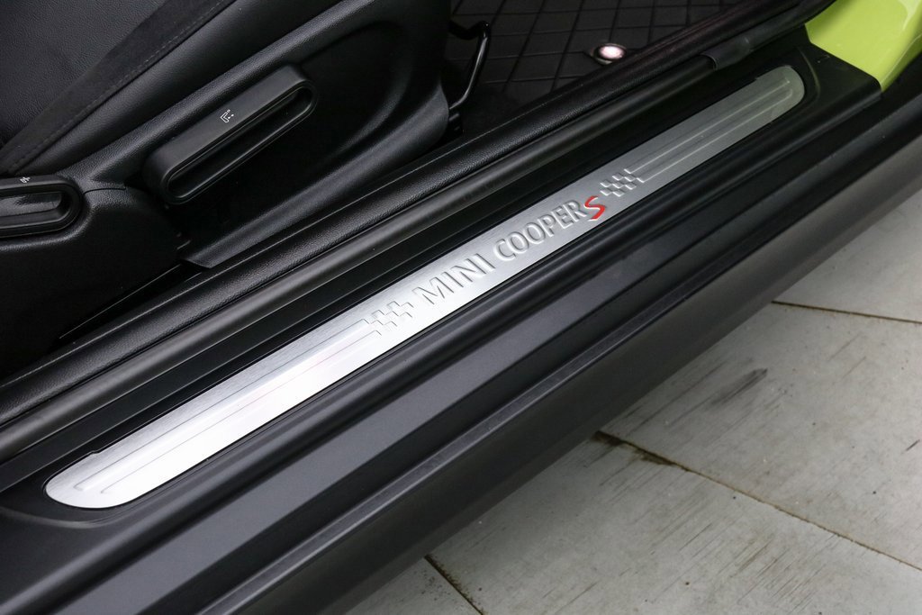 Used 2024 MINI Cooper S w/ Signature Upholstery Package image 36