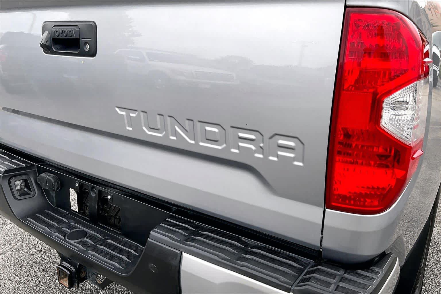 Used 2020 Toyota Tundra Limited w/ Limited Premium Package AWD/4WD image 25