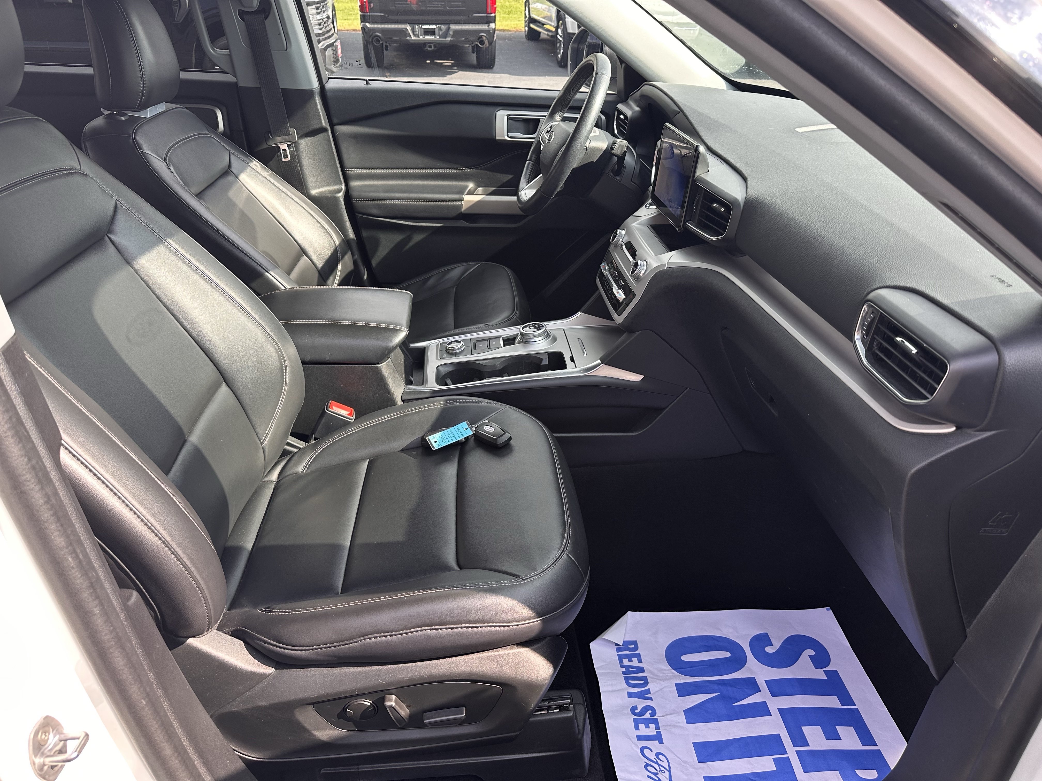Certified 2023 Ford Explorer XLT w/ Equipment Group 202A AWD/4WD image 14
