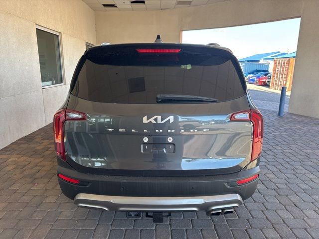 Used 2022 Kia Telluride SX w/ Towing Package image 3