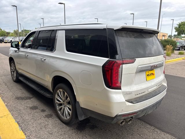 Used 2023 GMC Yukon XL Denali w/ Advanced Technology Package AWD/4WD image 4