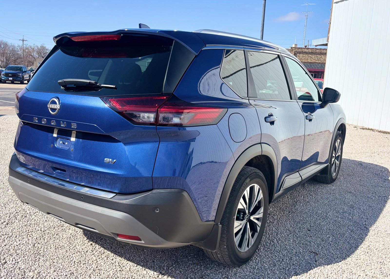 Used 2023 Nissan Rogue SV w/ SV Premium B Package image 5