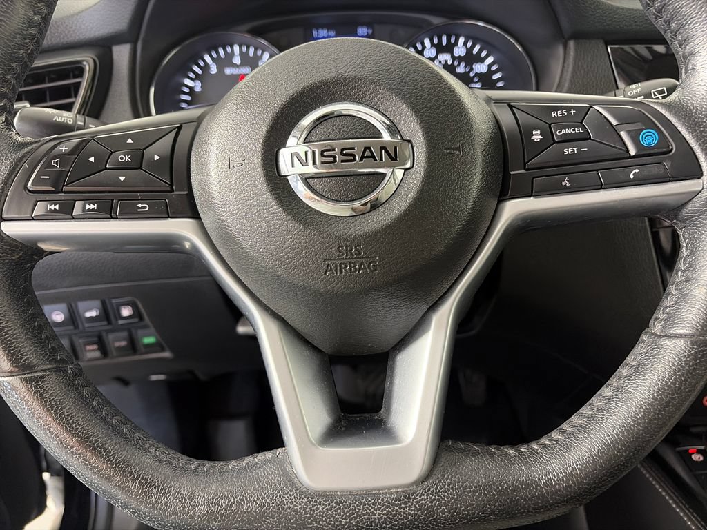 Used 2019 Nissan Rogue SL AWD/4WD image 16
