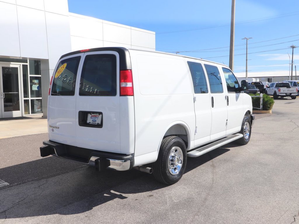 Used 2025 Chevrolet Express 2500 w/ Driver Convenience Package RWD image 15