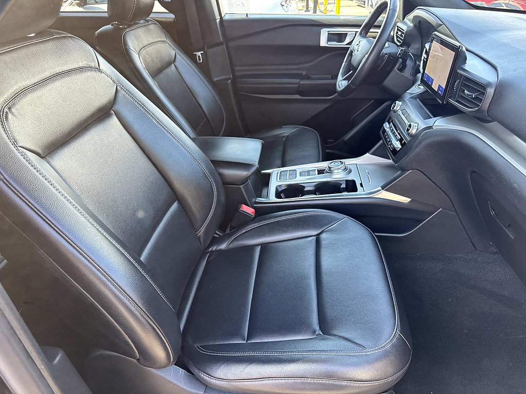 Certified 2020 Ford Explorer XLT w/ Equipment Group 202A RWD image 34
