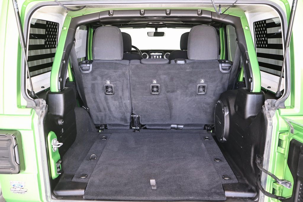 Used 2019 Jeep Wrangler Unlimited Sahara w/ Uconnect 4C Nav & Sound Group image 33