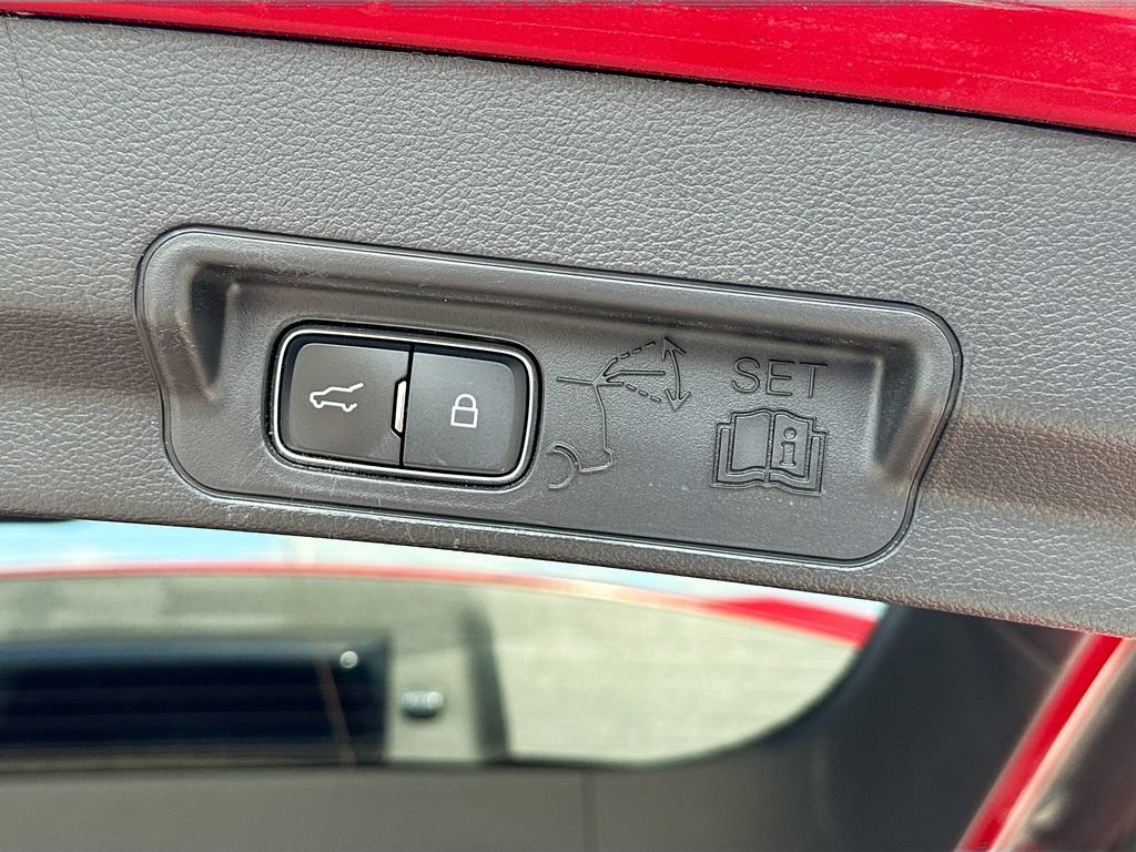 Certified 2020 Ford Explorer XLT RWD image 34
