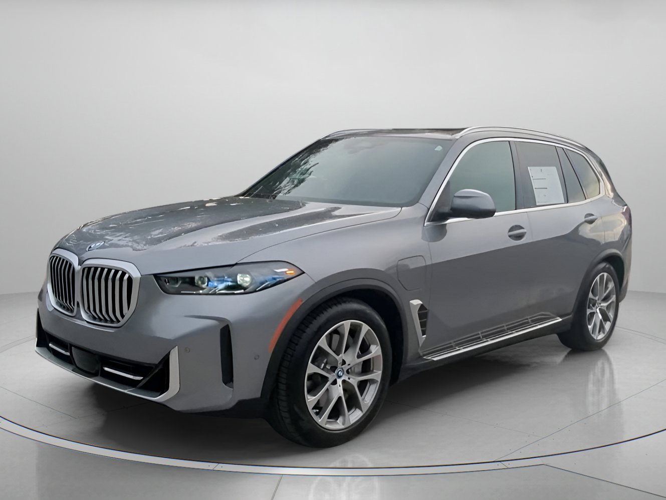 Used 2025 BMW X5 xDrive50e AWD/4WD image 12