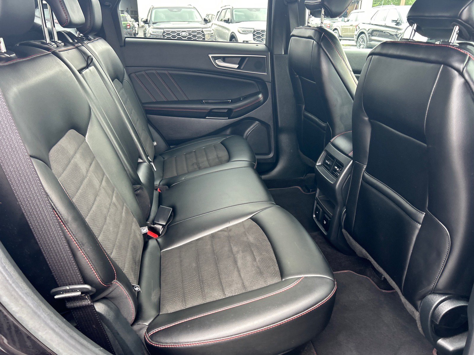 Certified 2020 Ford Edge ST-Line w/ Cold Weather Package AWD/4WD image 19