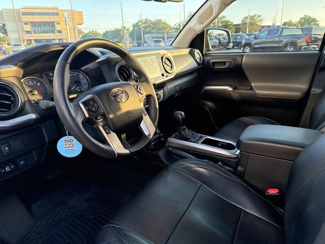 Used 2022 Toyota Tacoma SR5 w/ Technology Package RWD image 7