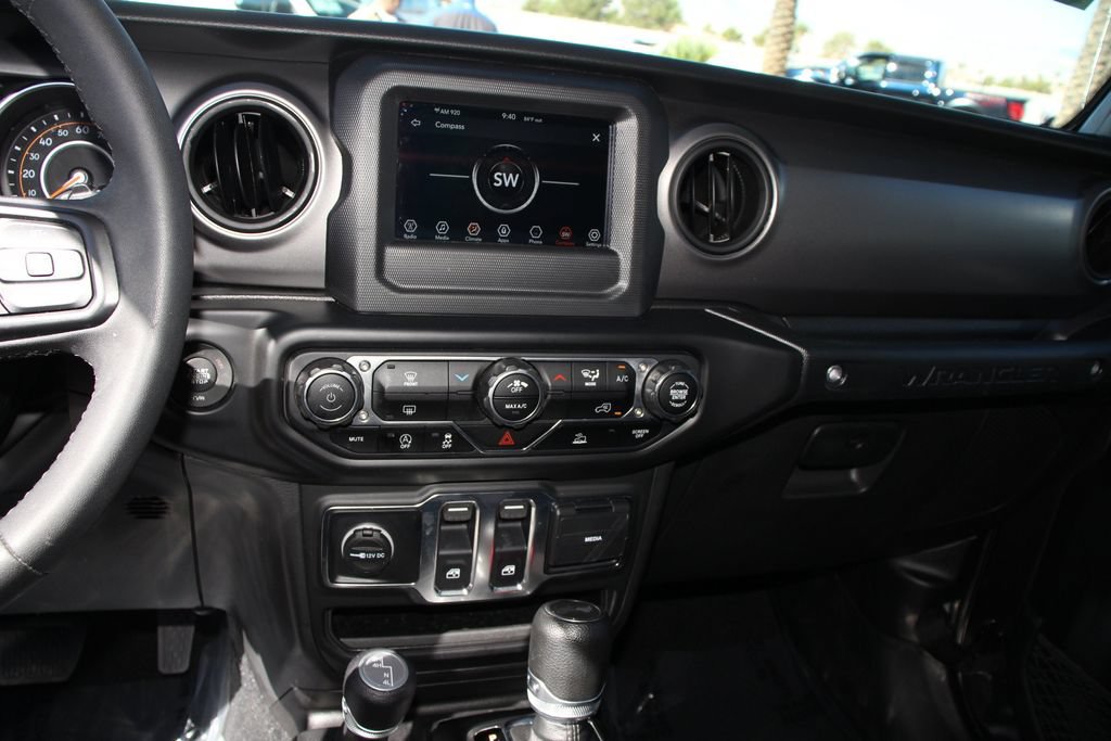 Used 2023 Jeep Wrangler Sport AWD/4WD image 17