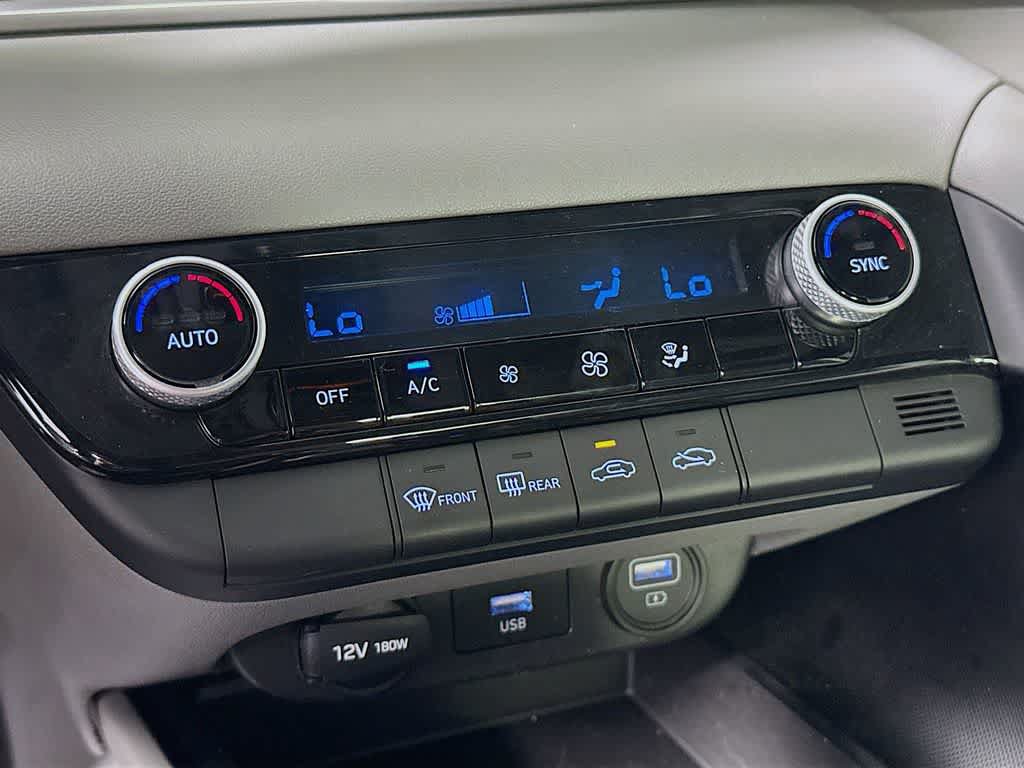 Used 2022 Hyundai Elantra SEL FWD image 16