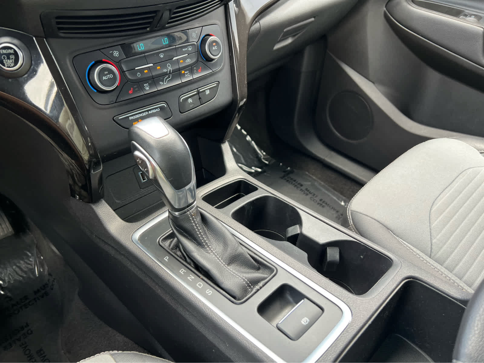 Certified 2019 Ford Escape SE AWD/4WD image 37