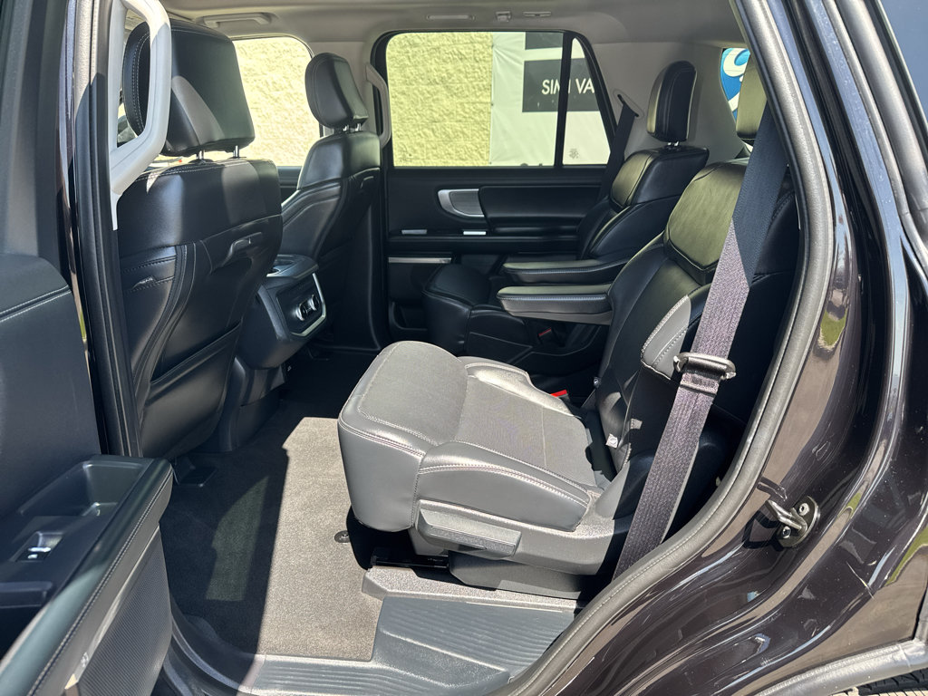 Certified 2025 Ford Expedition Platinum AWD/4WD image 18