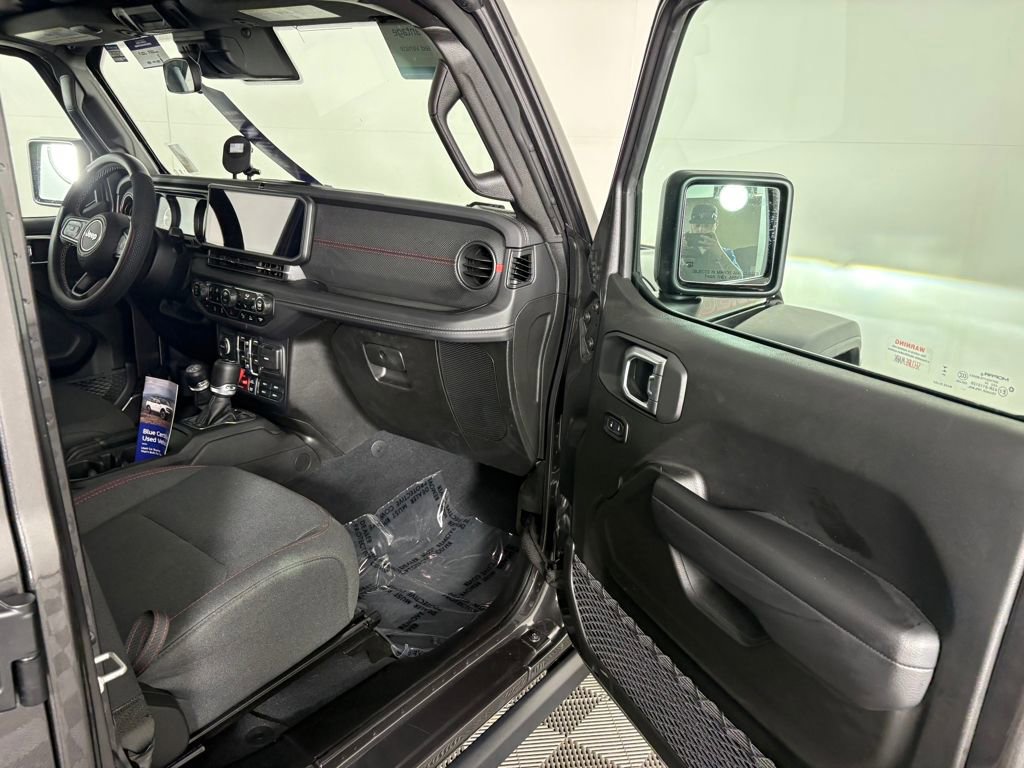 Used 2025 Jeep Gladiator Rubicon w/ Safety Group image 35