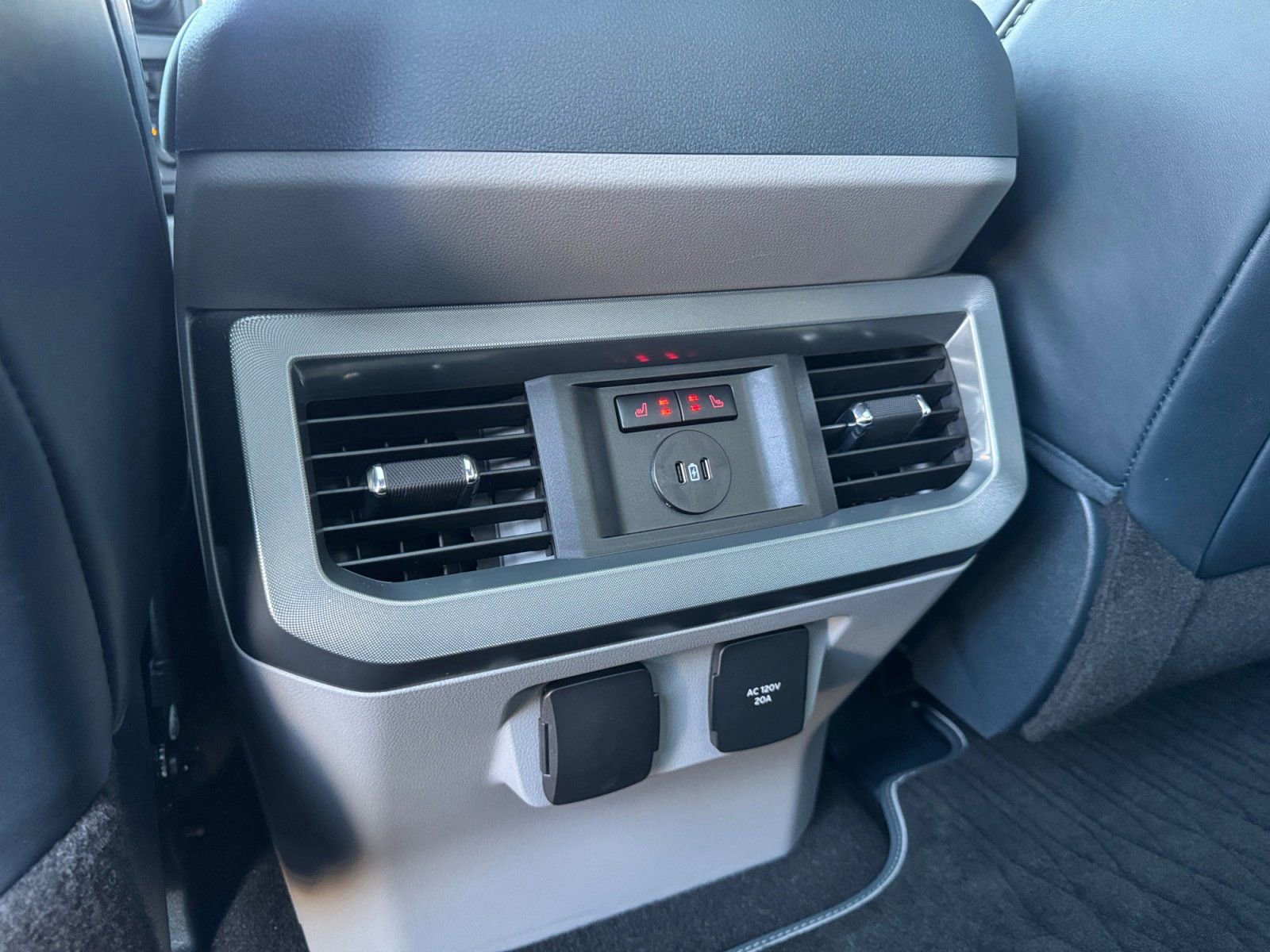 Certified 2024 Ford F250 Limited w/ FX4 Off-Road Package image 21