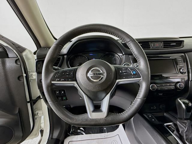 Used 2020 Nissan Rogue SV w/ Sun & Sound Touring Package image 11