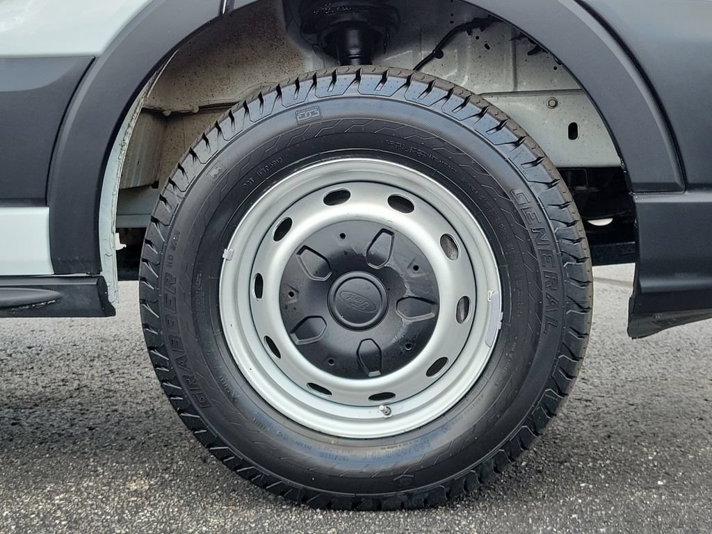 Certified 2025 Ford Transit 250 148 High Roof Extended RWD image 9
