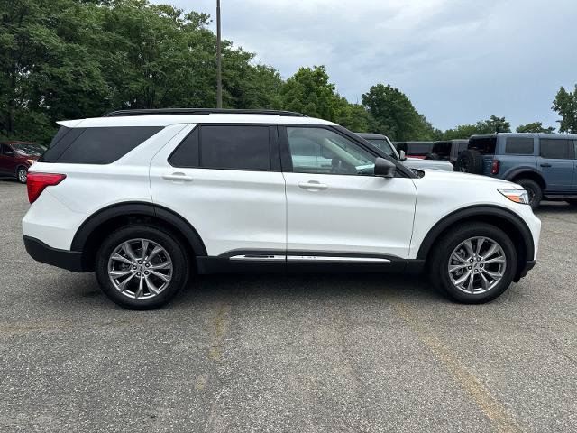 Certified 2023 Ford Explorer XLT w/ Equipment Group 202A AWD/4WD image 3